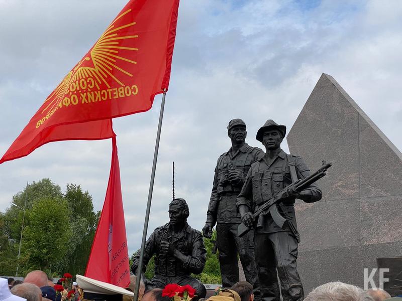 В казанском Парке Победы открыли памятник воинам-интернационалистам