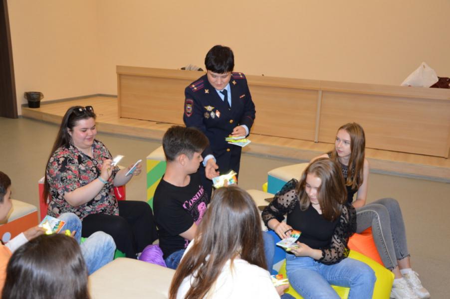 Полиция научила казанских подростков противостоять посягательствам