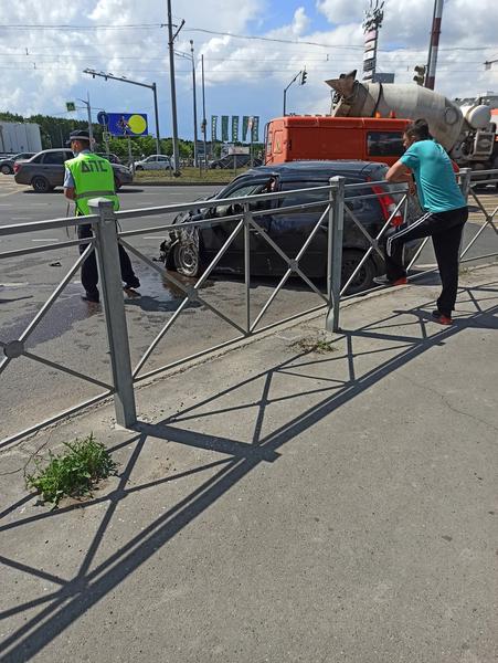 Беременная девушка пострадала при встречном столкновении легковушек в Казани