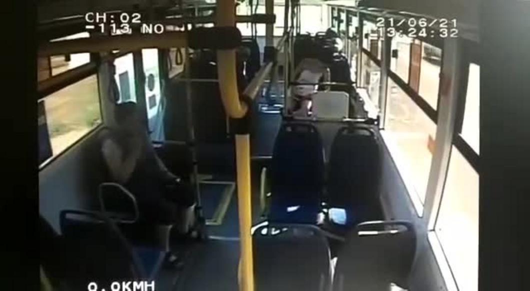 «Метроэлектротранс» прокомментировал падение трехлетней девочки в казанском троллейбусе