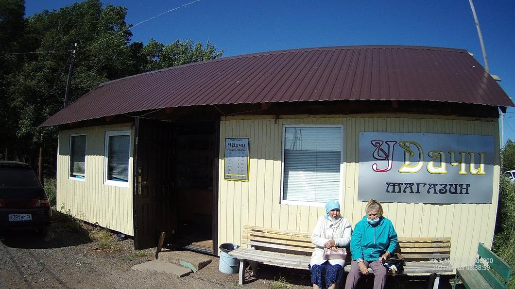 Продавцы магазина «Светлое и темное» в Челнах попались на ночной продаже пива Продавцы магазина «Светлое и темное» в Челнах попались на ночной продаже пива