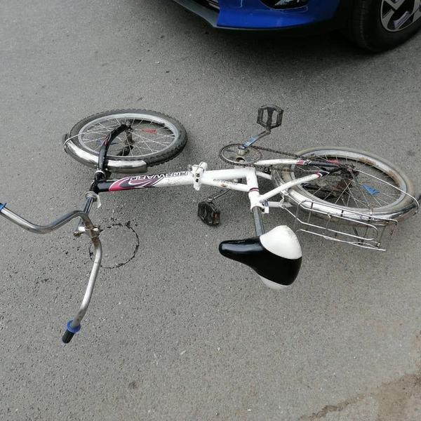 Между парком и детской поликлиникой в Нижнекамске сбили велосипедиста-школьника Между парком и детской поликлиникой в Нижнекамске сбили велосипедиста-школьника