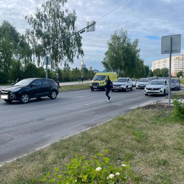 Не спешившегося с велосипеда подростка в Нижнекамске сбила машина