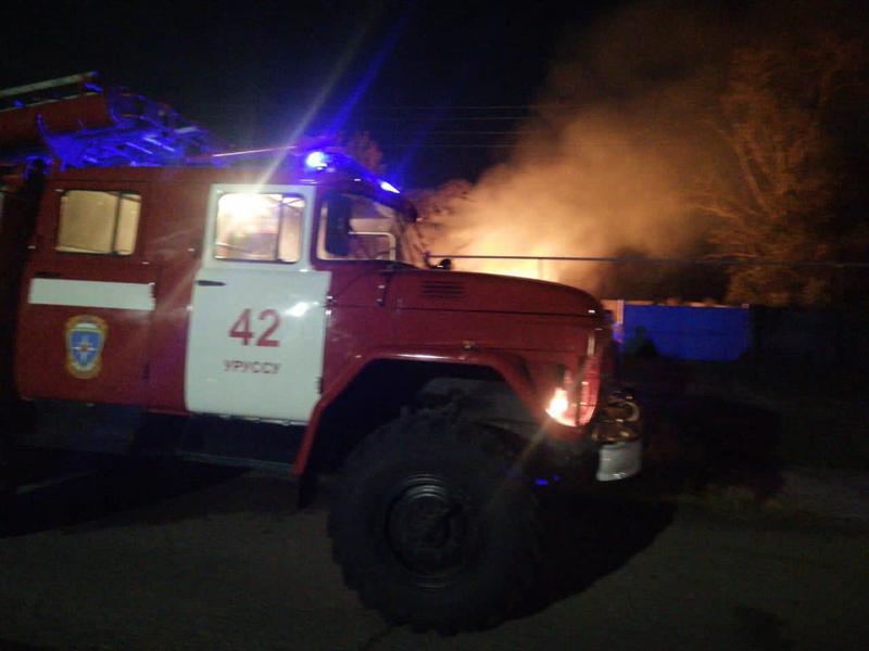 На ночном пожаре в Татарстане погибла женщина, еще двое в реанимации