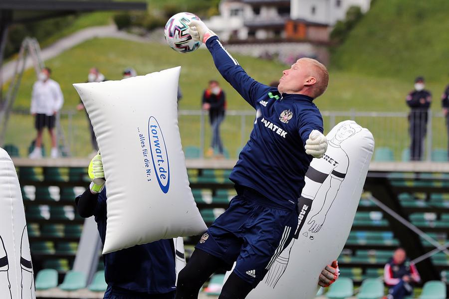 Три года назад играли в ФНЛ, а теперь едут на Евро в составе сборной России. Феномен Дюпина и Макарова