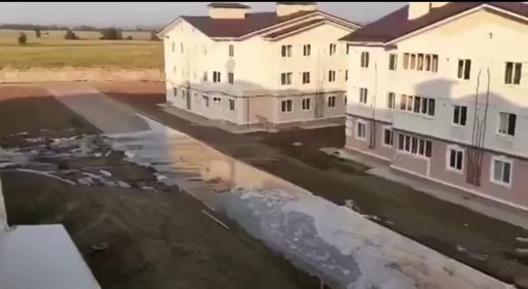В казанском ЖК «Светлый» прорвало трубу: сотни жителей остались без воды
