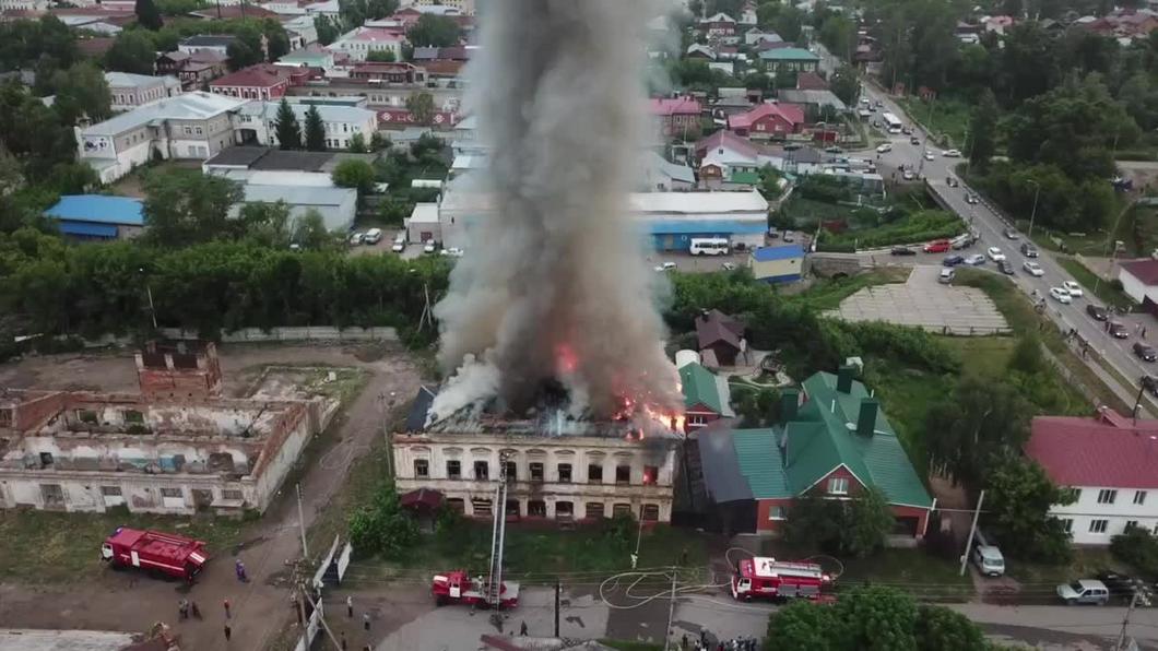 Прокуратура начала проверку после пожара на объекте культурного наследия в Елабуге