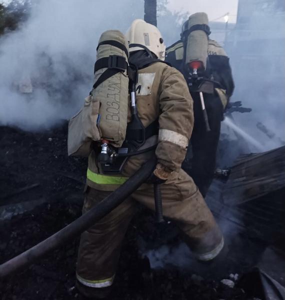 «Тушить начали, потом выяснилось, что трупы есть»: соседи рассказали подробности пожара в челнинском СНТ, где погиб ребенок