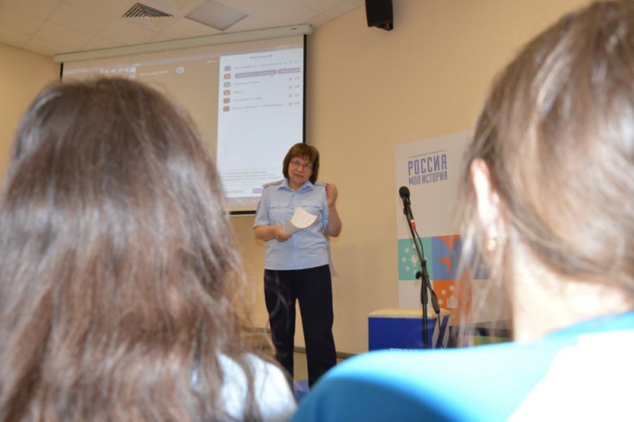 Полиция научила казанских подростков противостоять посягательствам