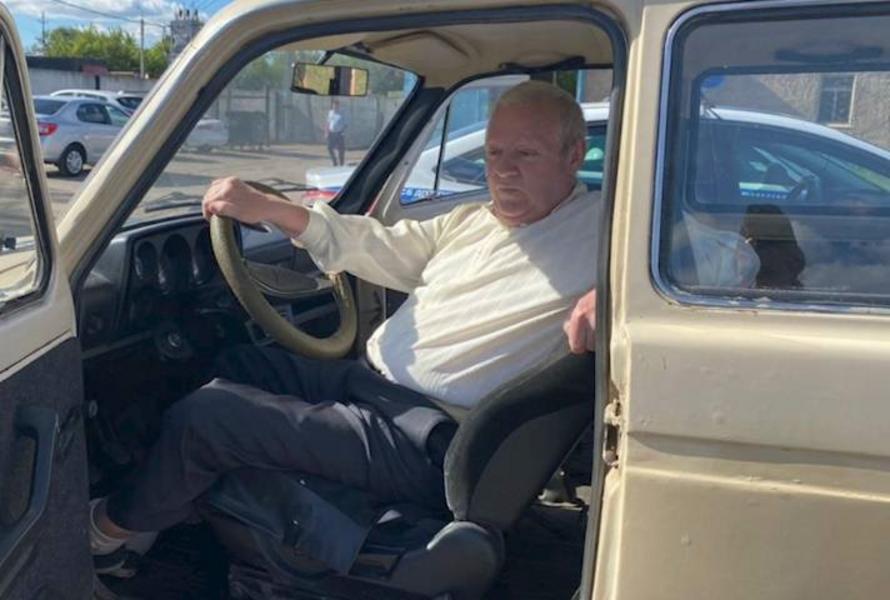В Бугульме подарили «Ниву» пенсионеру, у которого воры украли авто В Бугульме подарили «Ниву» пенсионеру, у которого воры украли авто