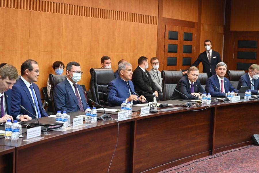 Рустам Минниханов на встрече с министром торговли Турции попросил поддержать татарстанский проект