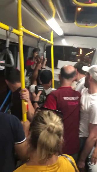 Пьяные пассажиры в Казани устроили драку в переполненном автобусе
