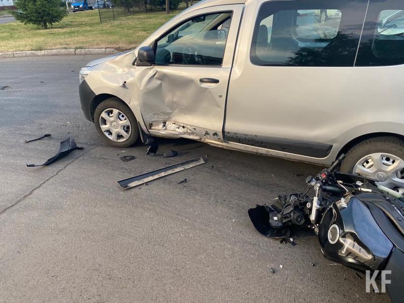 Попавший в ДТП в Нижнекамске байкер не имеет водительских прав