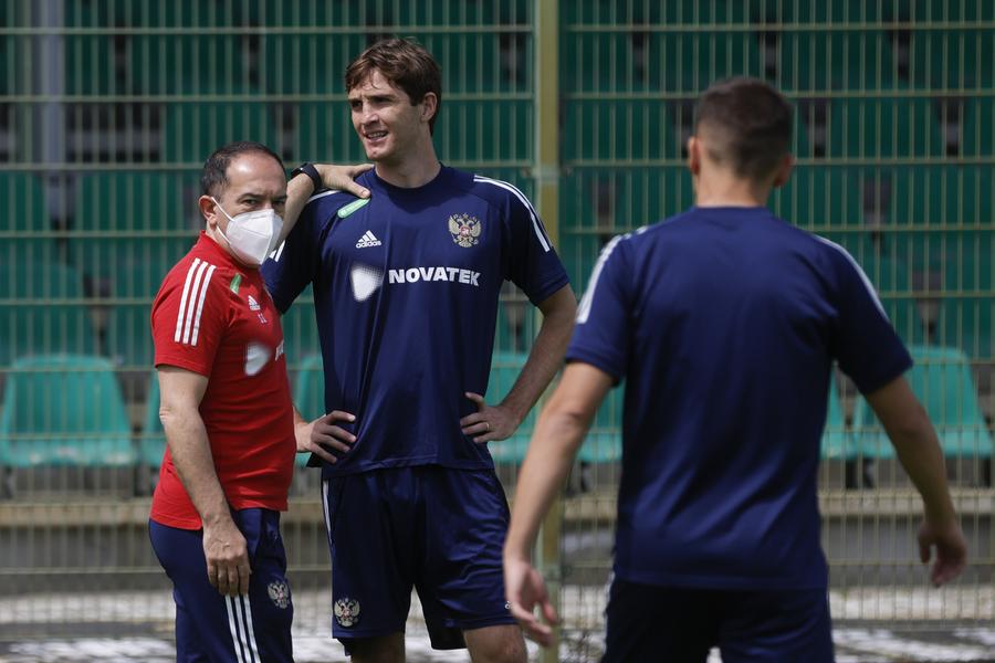 Три года назад играли в ФНЛ, а теперь едут на Евро в составе сборной России. Феномен Дюпина и Макарова