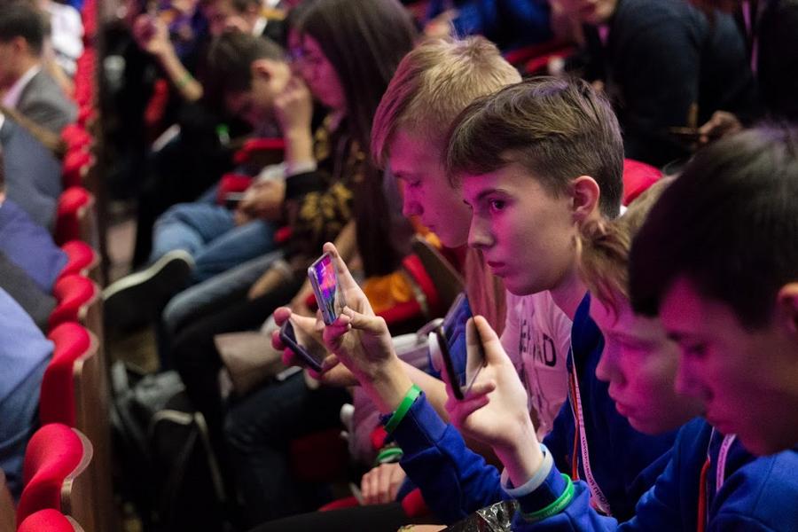 «Привычка жить в виртуальной реальности снижает у подростков ценность жизни»