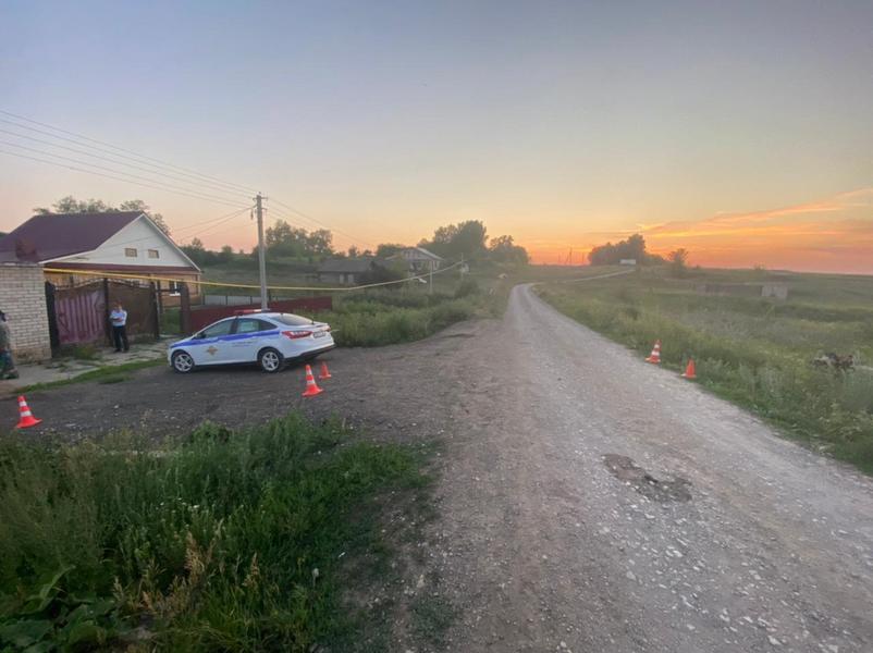 В Альметьевском районе водитель трактора сдавал назад, съехал в кювет и погиб