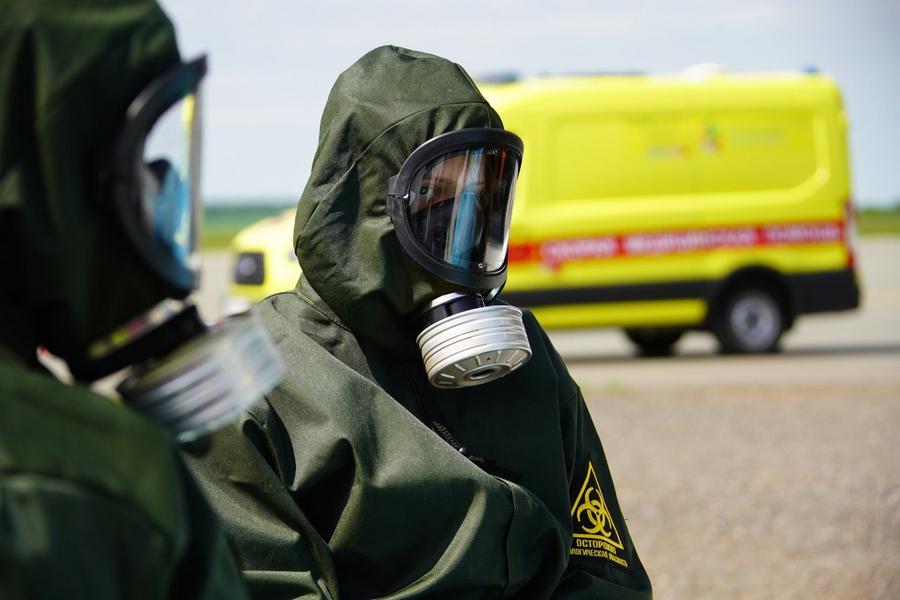 В Бегишево обнаружили пассажира с Эболой - в аэропорту прошли учения