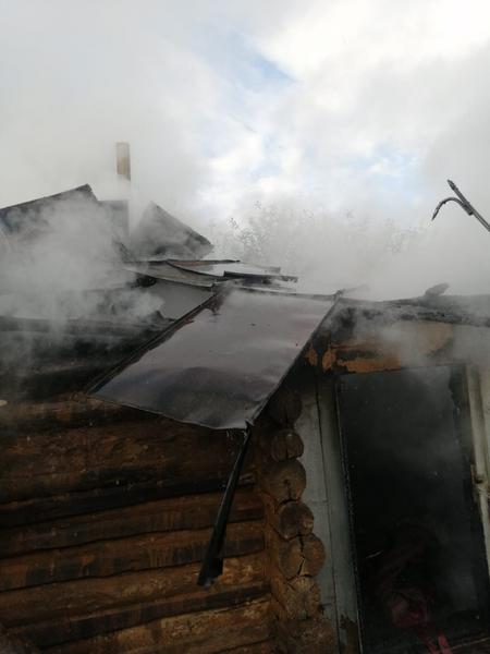 В Нижнекамском районе из-за перекала печи полностью сгорели баня и веранда