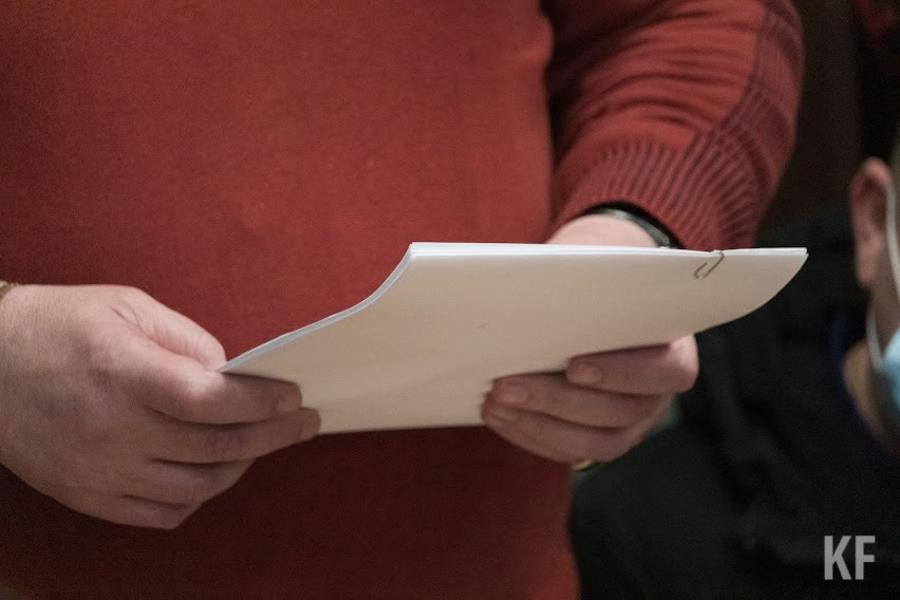 Обзор госзакупок вузов Татарстана: В КФУ срочно ищут поставщика дипломных корочек, а в аграрном закупаются мебелью для студентов на рекордные суммы