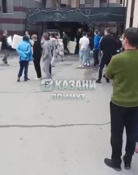 Людей из задымленного казанского отеля «Регина» спасал водитель автобуса