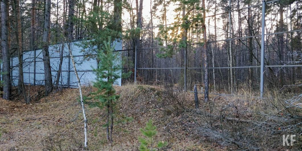 «Перелезаем» через заборы со следователями