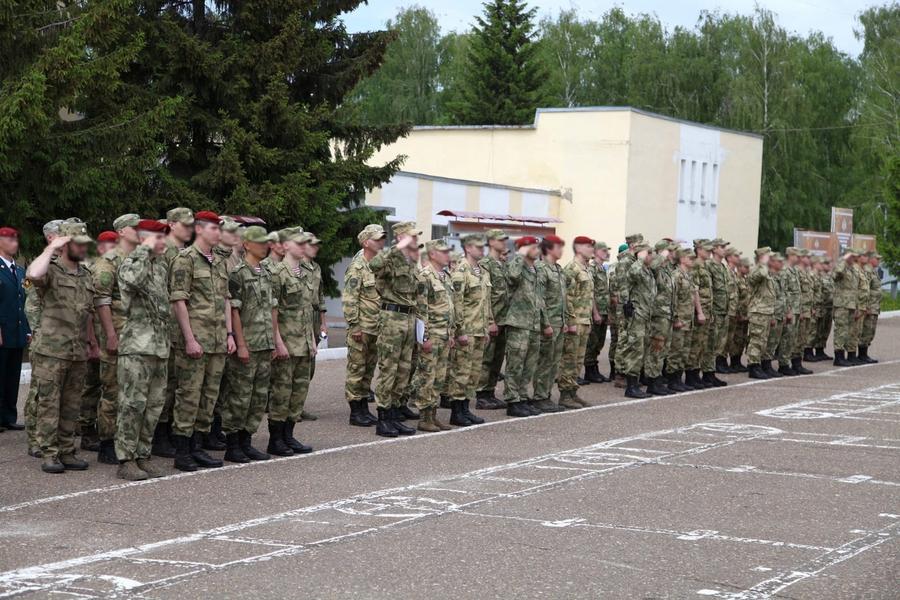 В Татарстане встретили вернувшихся со спецоперации на Украине росгвардейцев