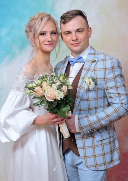 В первую летнюю неделю в Нижнекамске сыграли свадьбу 40 пар, в Альметьевске - на 10 меньше