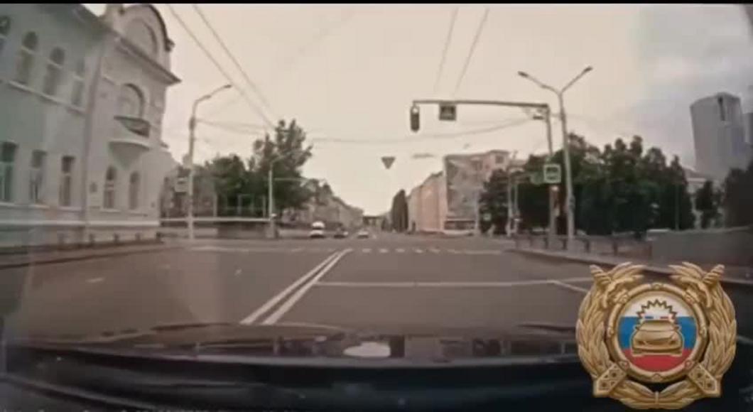 В Уфе столкнулись маршрутка и две легковушки: ребенок и семеро взрослых пострадали В Уфе столкнулись маршрутка и две легковушки: ребенок и семеро взрослых пострадали