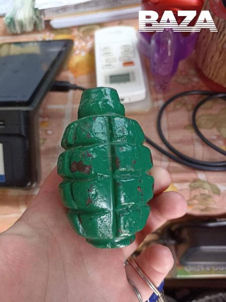 Жительница Крыма 10 лет использовала гранату как подставку для ножниц Жительница Крыма 10 лет использовала гранату как подставку для ножниц