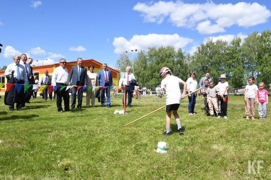 Рустам Минниханов и Николай Патрушев посетили спорткомплекс в Тетюшском районе