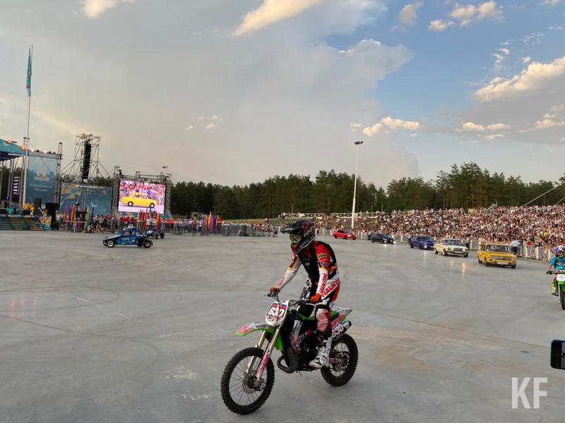 Ленд-арт, дрон-фест и Gayazovs Brothers: Как отметят День молодежи в Челнах Ленд-арт, дрон-фест и Gayazovs Brothers: Как отметят День молодежи в Челнах