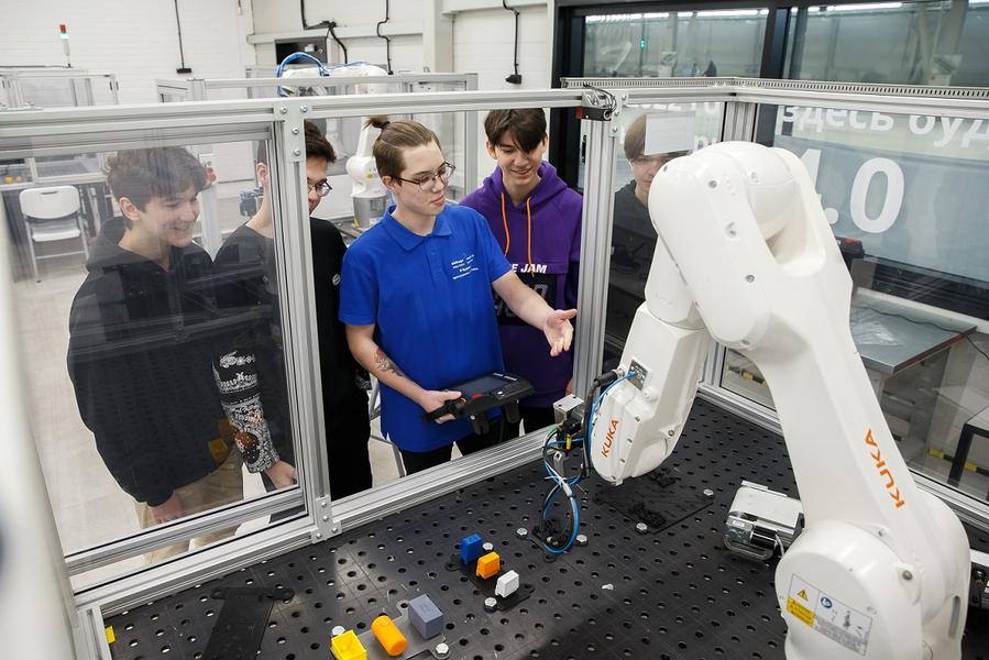 Дать работу гуманитариям: инженеры «Алабуга Политех» разработали по ...