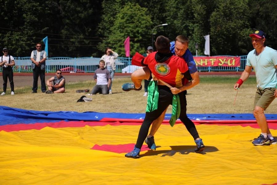 Менделеевский район Татарстана организовал проведение Сабантуя в городе Можга Менделеевский район Татарстана организовал проведение Сабантуя в городе Можга