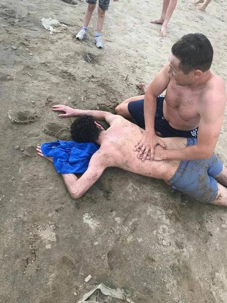 В Казани спасли двух студентов из Египта, заплывших за буйки