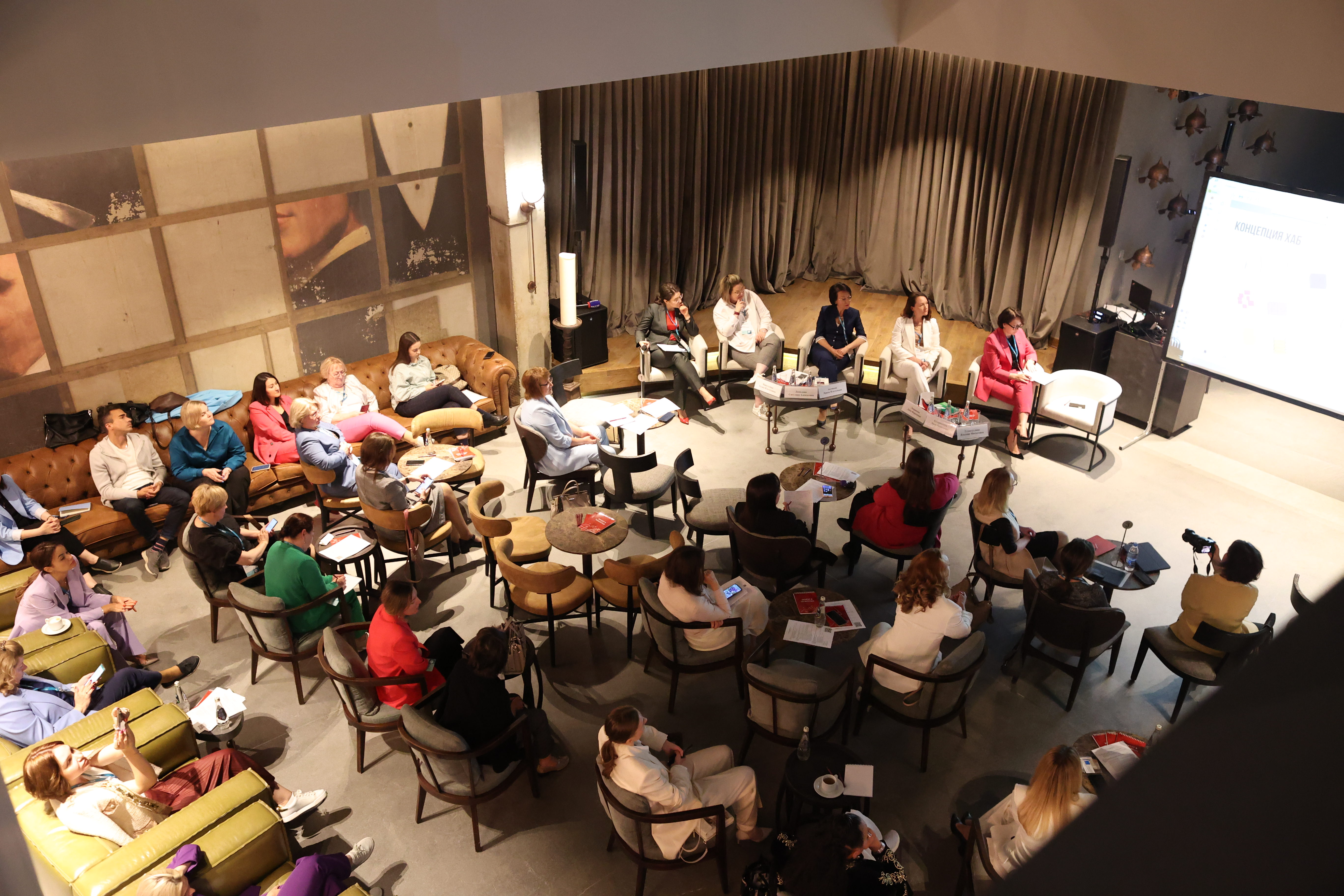 «Женщина – это все-таки лучший коммуникатор, чем мужчина»: Как жительницы Татарстана меняют мир