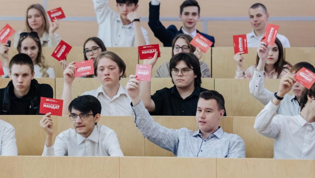 «Дебаты будущих лидеров»: ЦИК Татарстана устроил словесное сражение молодых активистов