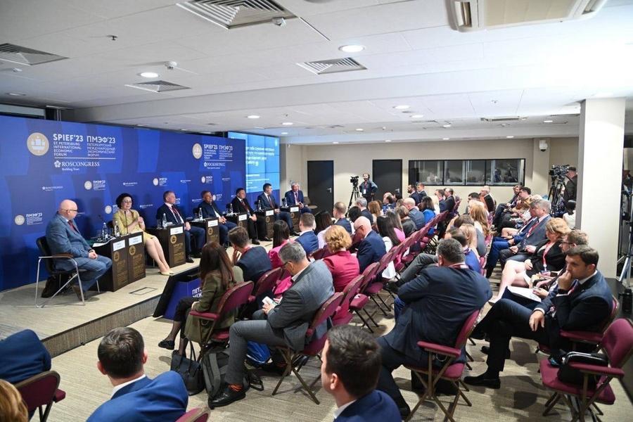 Минниханов подчеркнул необходимость особого подхода к подготовке кадров в области ревизии и контроля