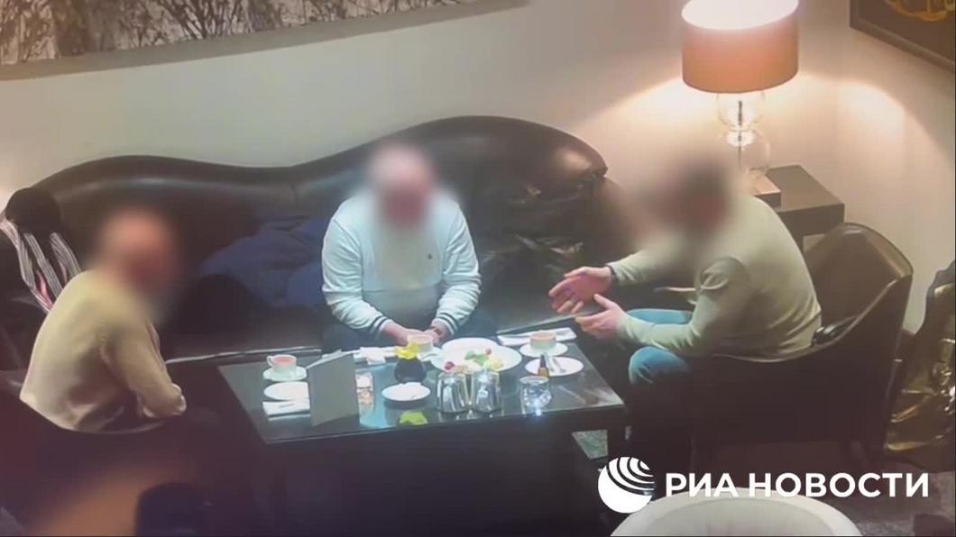 Видео: ФСБ задержали пять человек, пытавшихся вывезти цезий-137 для использования в зоне спецоперации