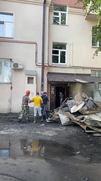 В Казани продолжают ликвидировать последствия пожара на Чехова