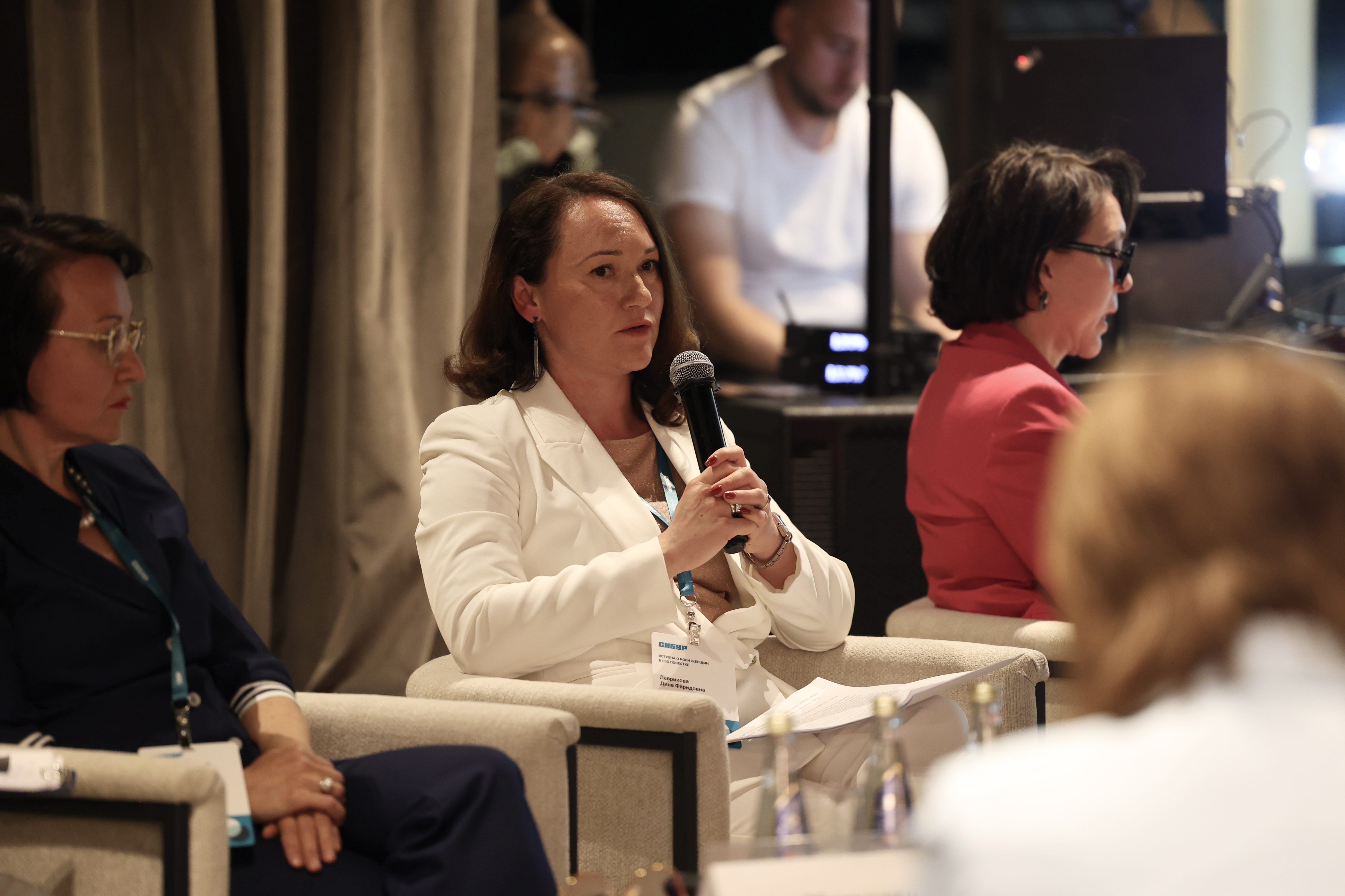 «Женщина – это все-таки лучший коммуникатор, чем мужчина»: Как жительницы Татарстана меняют мир