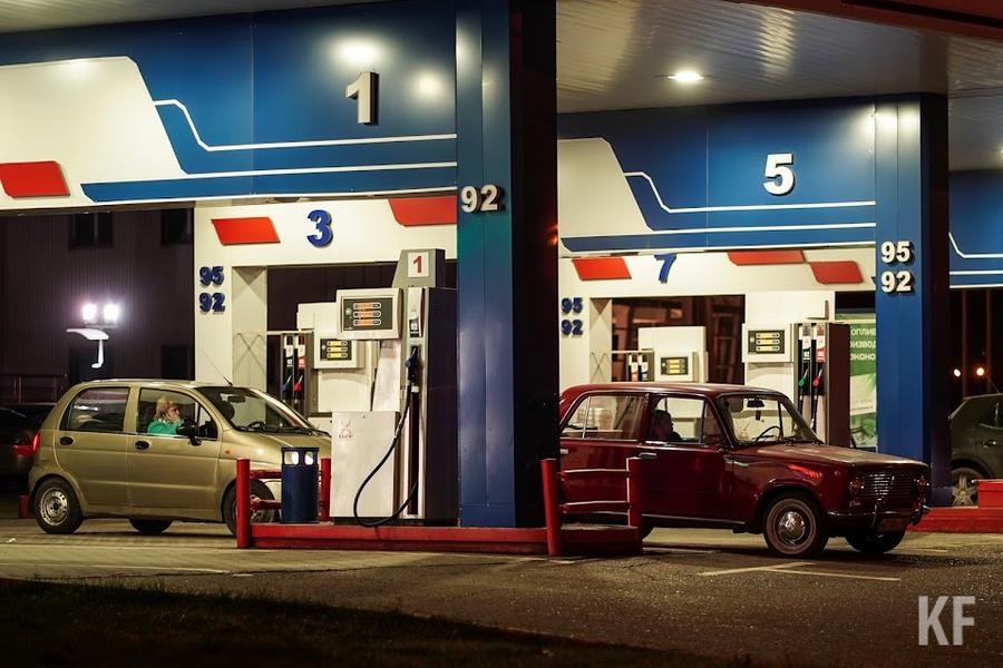 «Долгосрочного и значительного снижения цен на бензин ждать не стоит»: Как в Татарстане менялись цены на автомобильное топливо