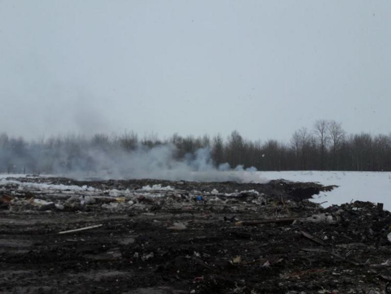 В Татарстане снова горит свалка
