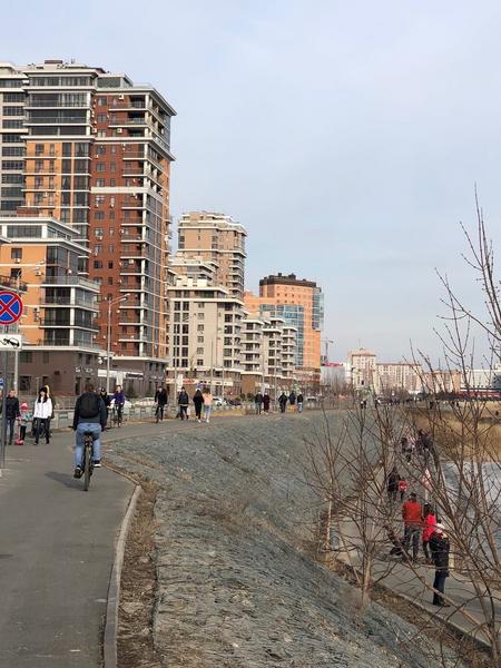 Некоторые казанцы продолжают игнорировать карантин и беззаботно гуляют по городу