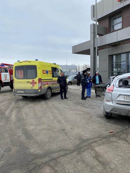 В Казани из-за взрыва газа в автомобиле двое людей получили ожоги В Казани из-за взрыва газа в автомобиле двое людей получили ожоги