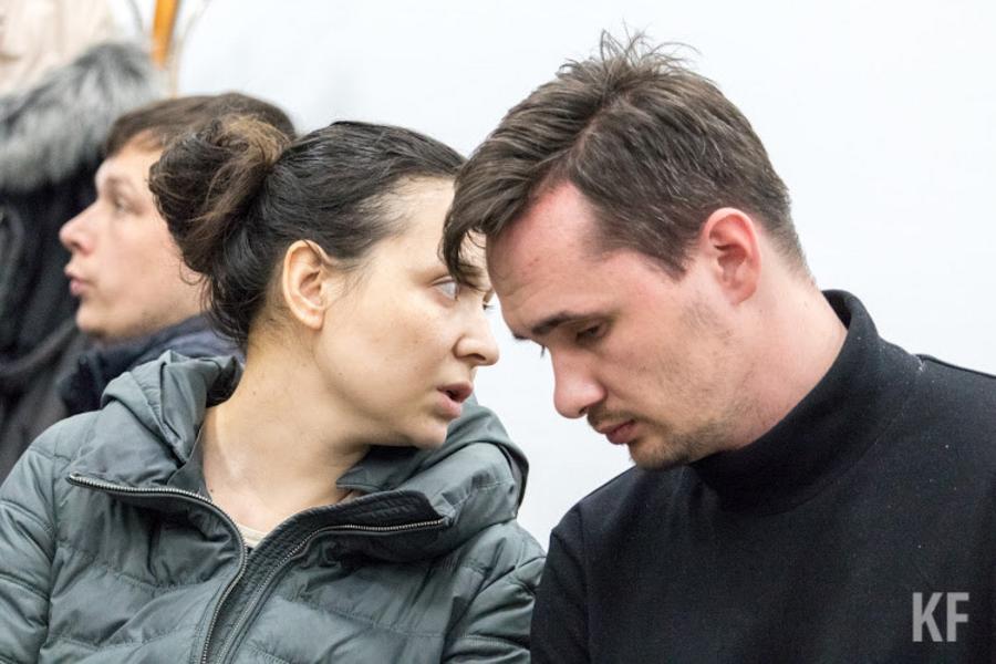 Жительница Казани, обвиненная в расправе над детьми, вину не признала и попросила отпустить на кладбище к сыну