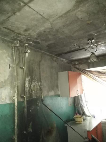 Из-за пожара в общежитии Нижнекамска лопнула труба с горячей водой