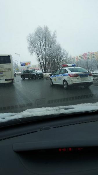 Женщина за рулем «Гранты» в Нижнекамске устроила аварию с перевертышем