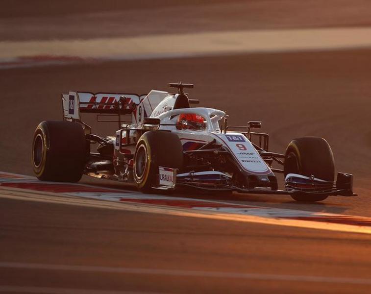 Новый сезон Формулы-1: семикратный снова у руля, а русский слетел с трассы 