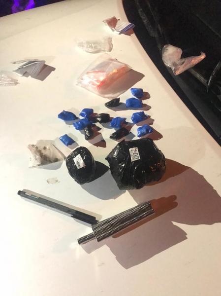 Двое жителей Казани задержаны с крупной партией наркотиков Двое жителей Казани задержаны с крупной партией наркотиков