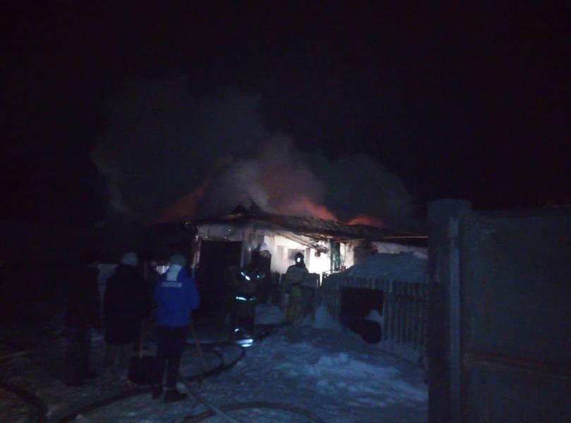 На пожаре в частном доме в Татарстане погибли два человека